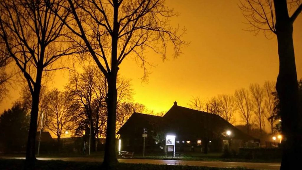PolitiekSTERK's tweet photo. Onno Hoes brengt licht in de Lichtstad: informateur. 

Nu nog onze eigen 'kleine Lichtstad': Rijsenhout ...

https://t.co/JX9nr66Bqm https://t.co/hBox1uWB5p