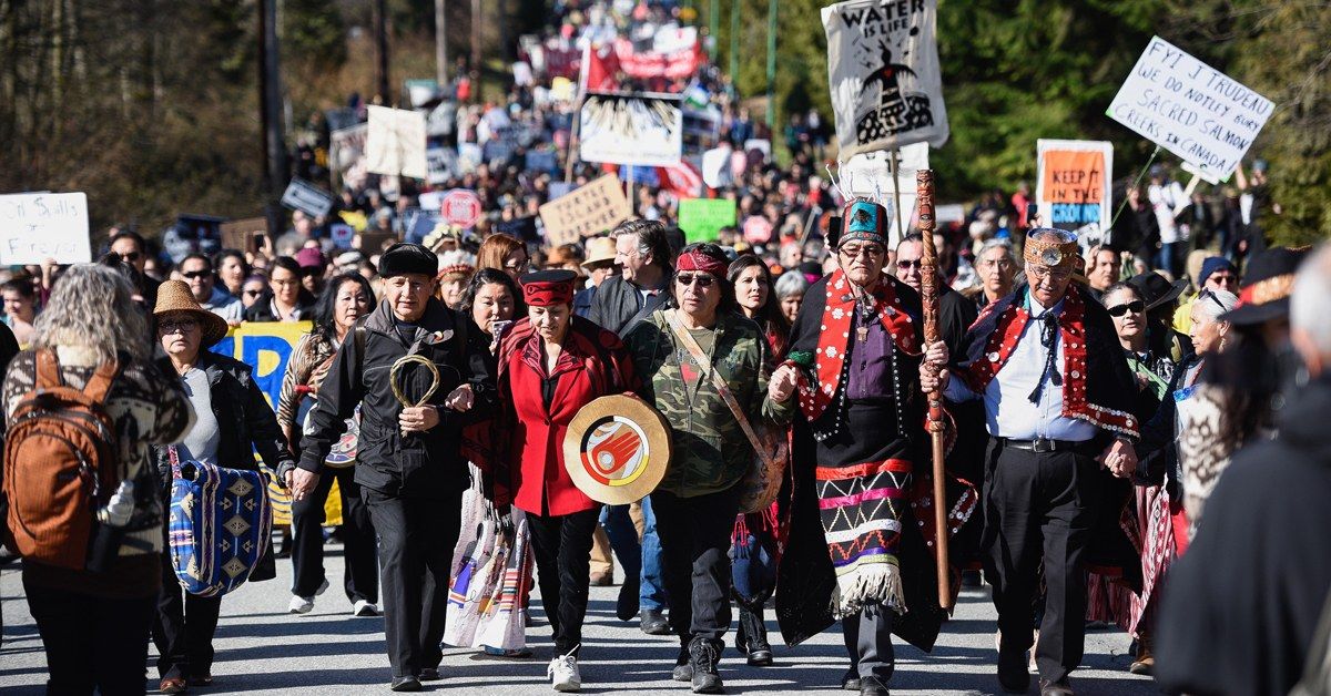 AmazoniaLot1AB's tweet photo. Inspirational read about fight against Kinder Morgan's proposed pipeline in Canada. #DefendtheSacred #CantDrinkOil  https://t.co/VCItRZtW8Y https://t.co/vHzhdcB5Jx