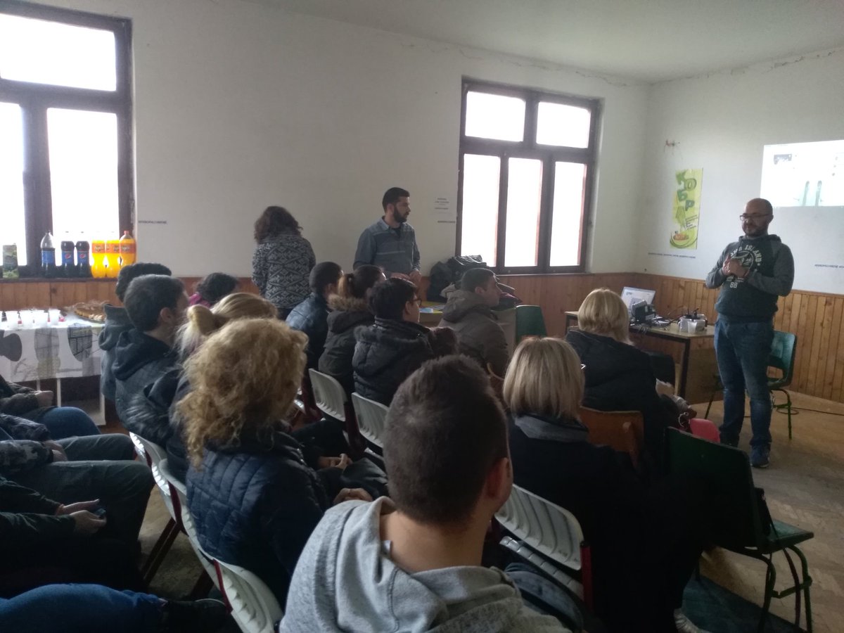 EUinfoNis's tweet photo. Kako su se organizovali mladi iz Donje Toponice, preuredili Dom kulture i organizovali brojne akcije za meštane saznajemo od @GrupaKobra @evropazamene #EvropaZaMene https://t.co/nR3V72zBI1