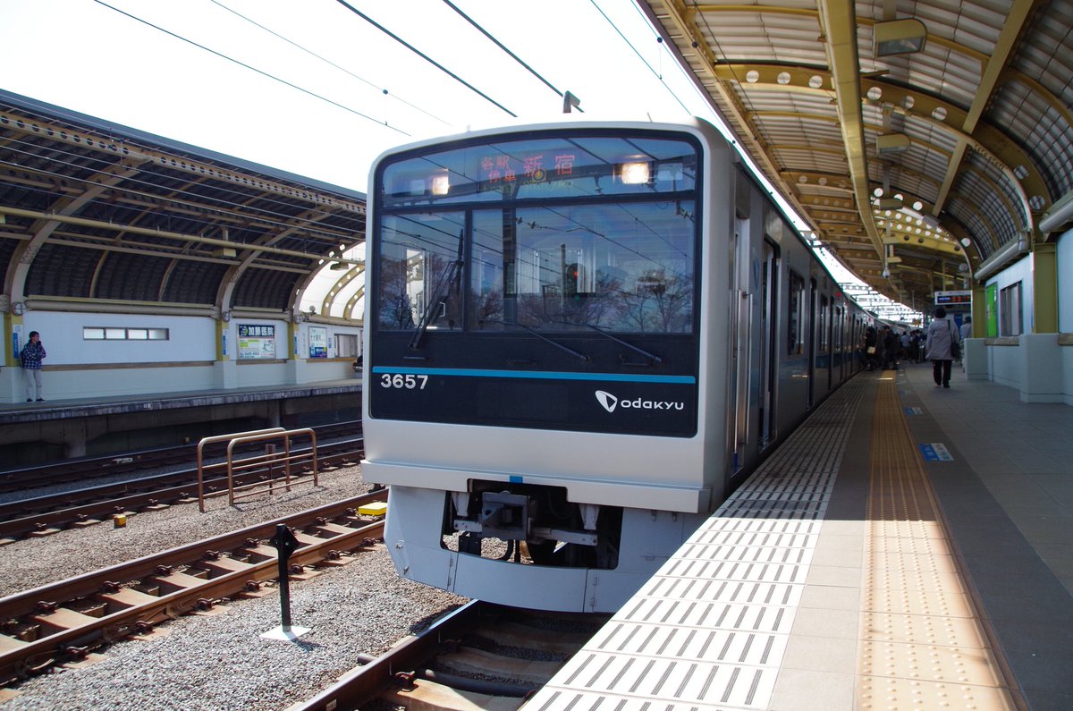 新海誠ファン Ar Twitter 豪徳寺駅上りホーム 電車の形式が違うのはご愛嬌 秒速5センチメートル
