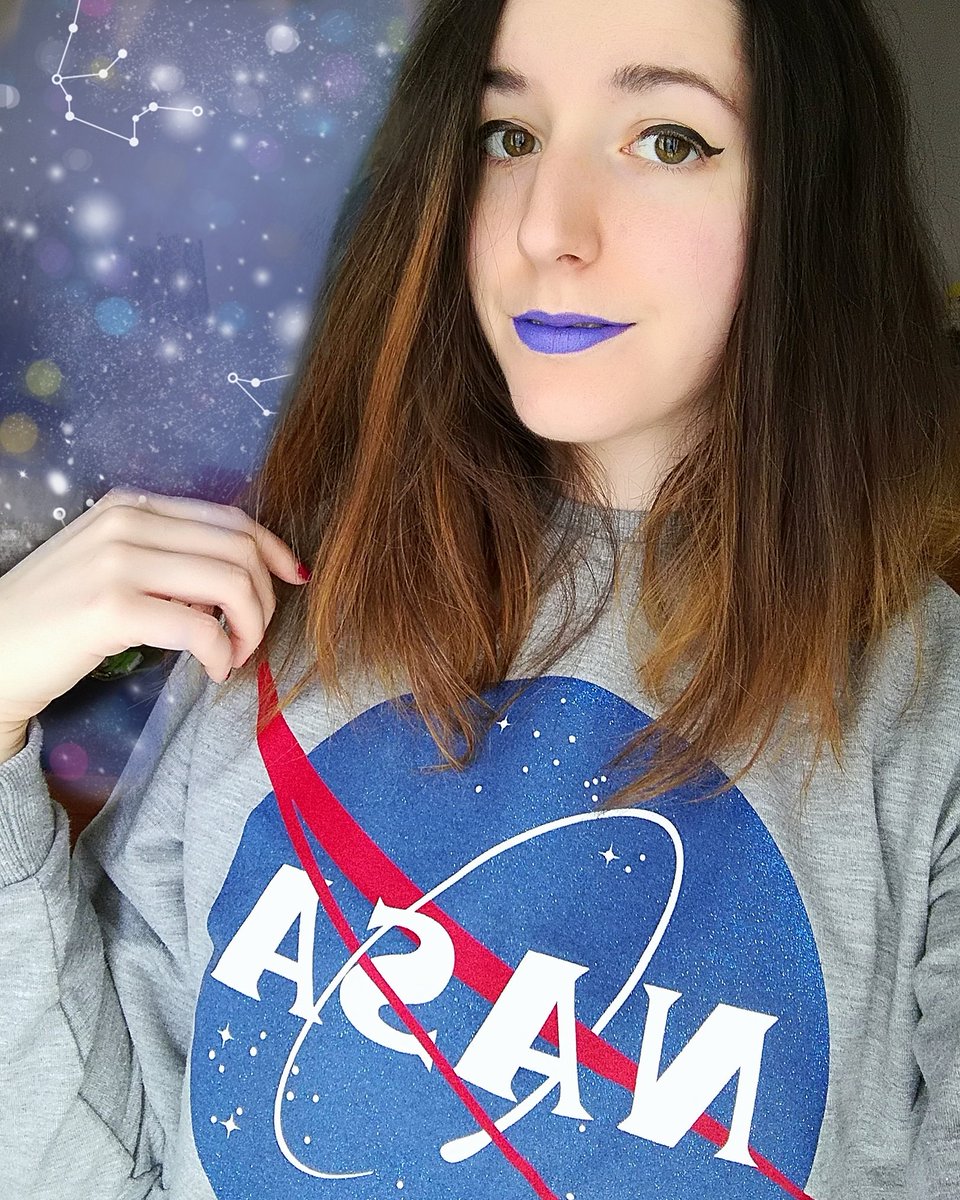 Hikarinya's tweet photo. 👽👾💜

#me #selfie #photo #nasasweater #meitu #edit #makeup #purplelips #wjcon https://t.co/wuSjeh88Wr