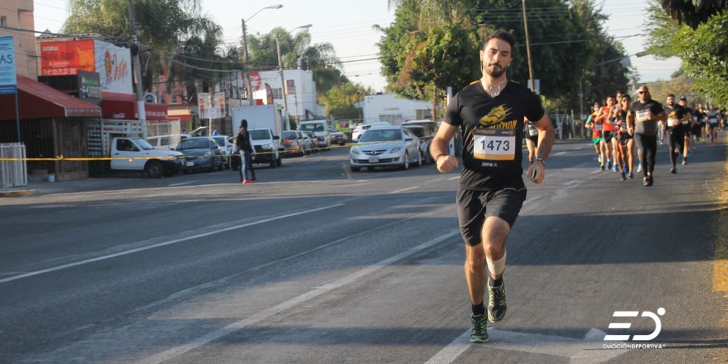 emocionD's tweet photo. ¿Te tomaron una foto ayer en la #1raCarreraSmartFit #RUNVOLUTION ? ¡Encuéntrate aquí o ve a nuestro Facebook y checa el álbum! 🤓👣 https://t.co/peEnfC51a1