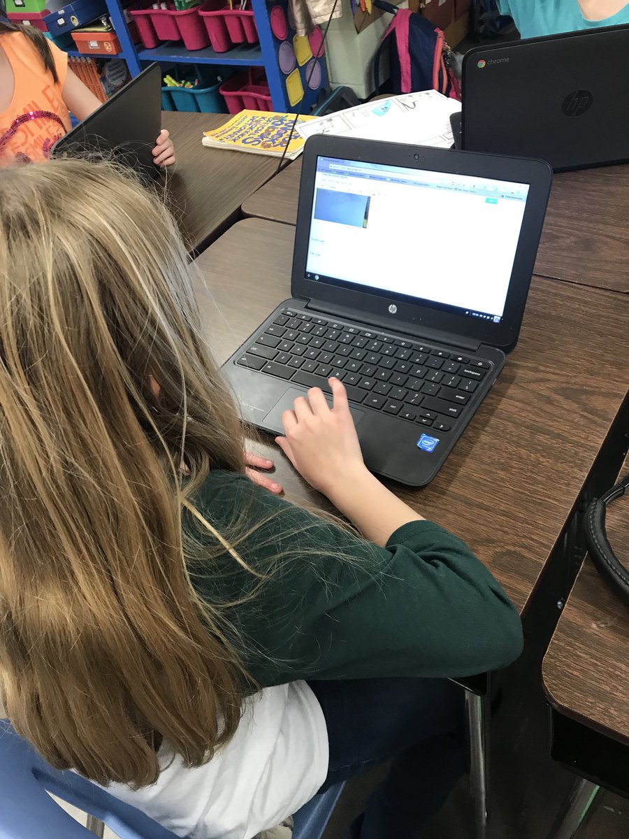 RBodoin's tweet photo. These @RountreeOwls are adding content to their portfolios for #ProfileofaLearner @iborganization #POLsps https://t.co/DliltGNpWX
