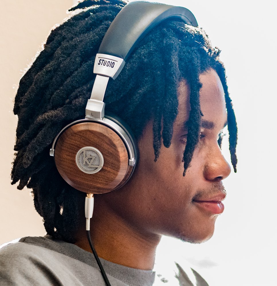 plus1se's tweet photo. Like/RT/Follow to win #Psyko #VideoGaming or https://t.co/I5iPGwlNmQ  headphones after #FinalFour. +1Copybook converts #COBOL #copybooks, converts #FISERV data, then loads #data into #SQLServer faster than anyone else! Visit https://t.co/wecrX71Byy  for  full video. https://t.co/ZcpJUizwm3
