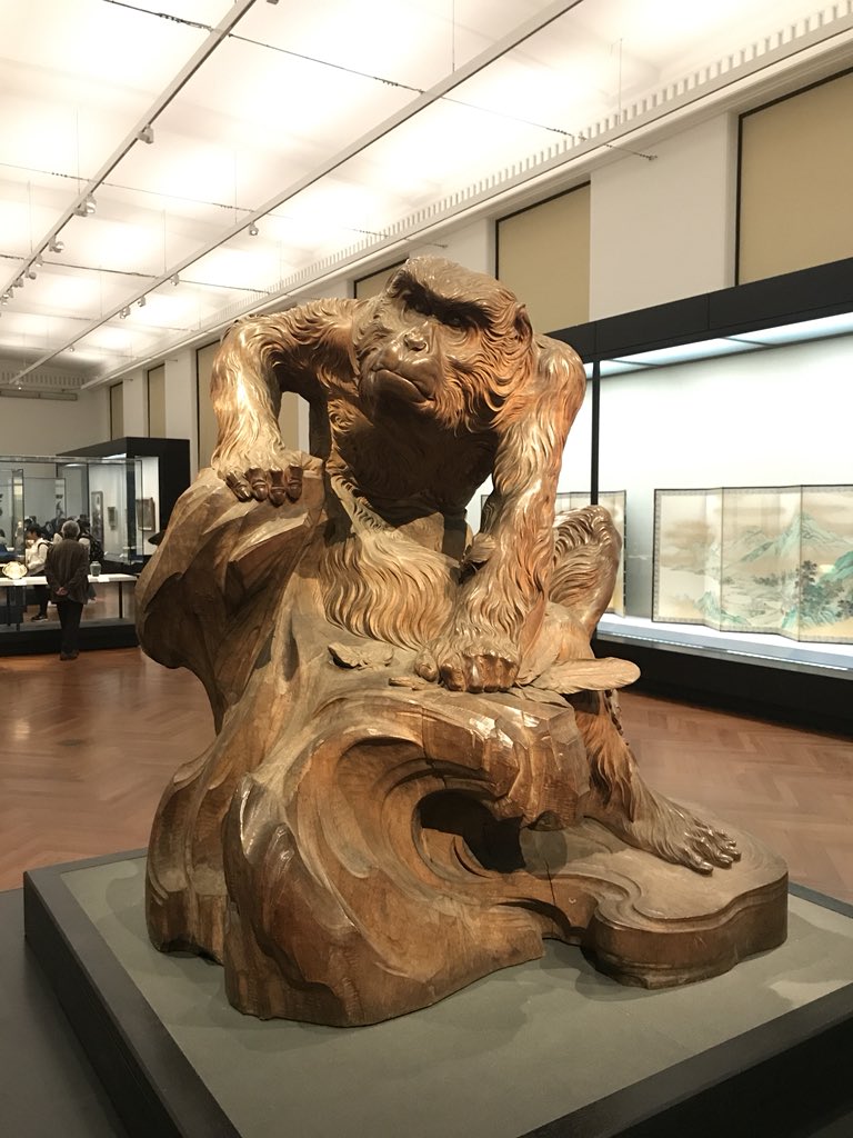 Error 平常展の近代美術エリアで高村光雲の 老猿 展示されてた 教科書で見たことあるけれど木彫りの土産程度を想像してたらデケェ 分かりづらい例えをするとd Liveのベンぐらい