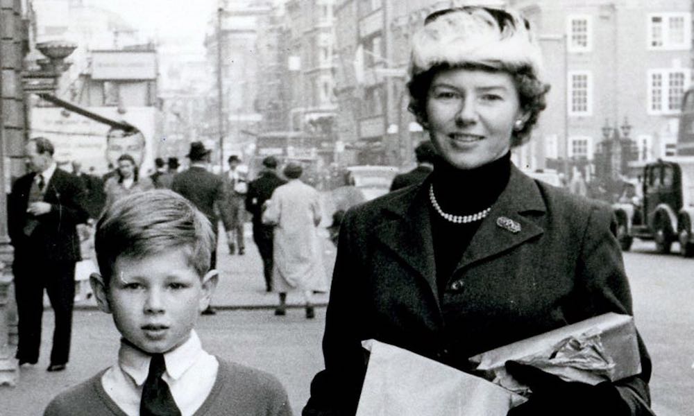 "Dream your dreams if it's the last thing you do, never mind if they don't ever come true..."

Following a new release of songs by Molly Drake, mother of Nick, #LateJunction celebrates musical families 🎶

bbc.in/2GheO7e