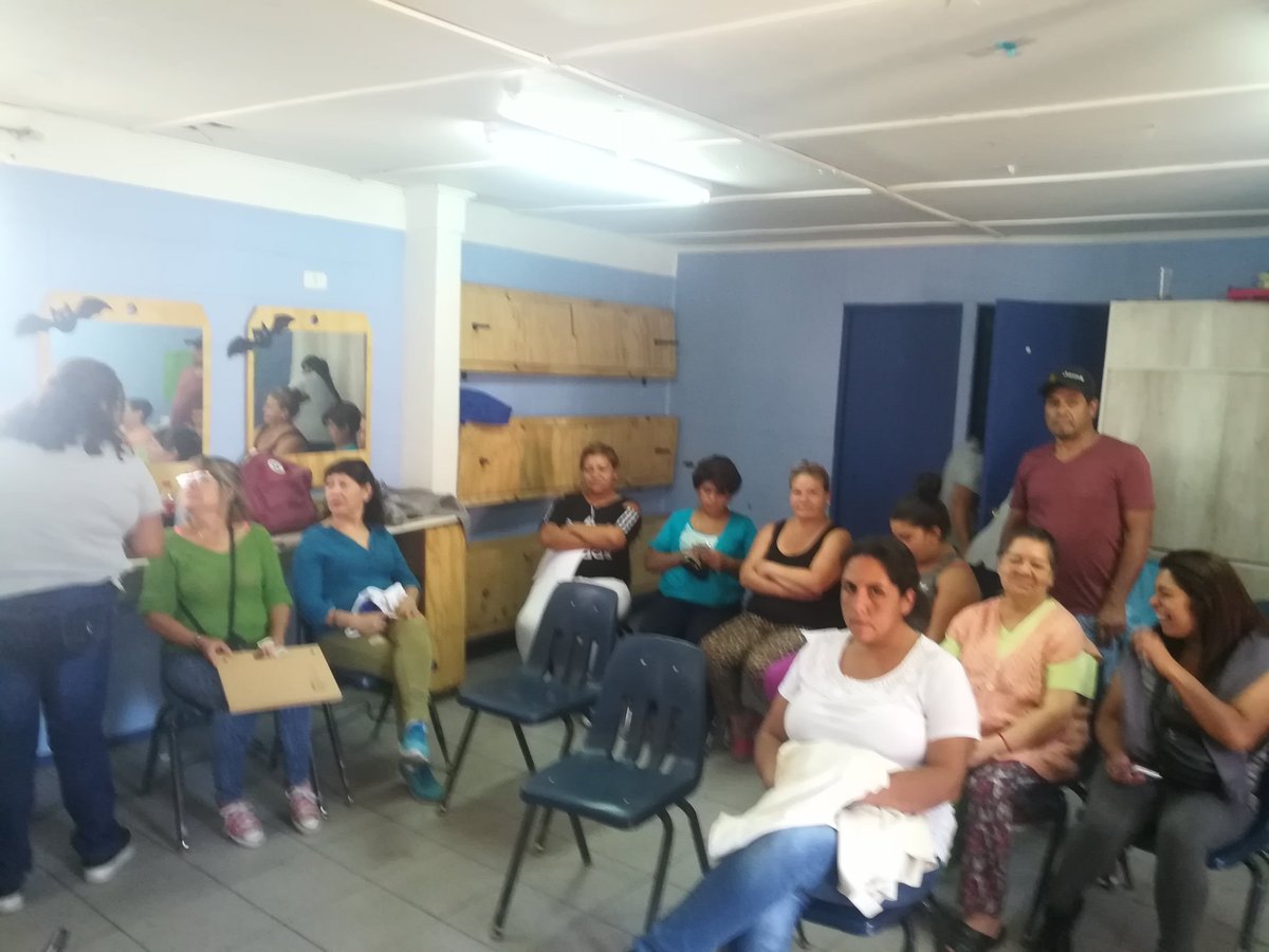 Suelycas75's tweet photo. Que no hay avances en Bajos de Mena..?....acá en Marta Brunet trabajando a full en el programa de regeneración..... @BrunettMarta https://t.co/HTiq7ifZLn