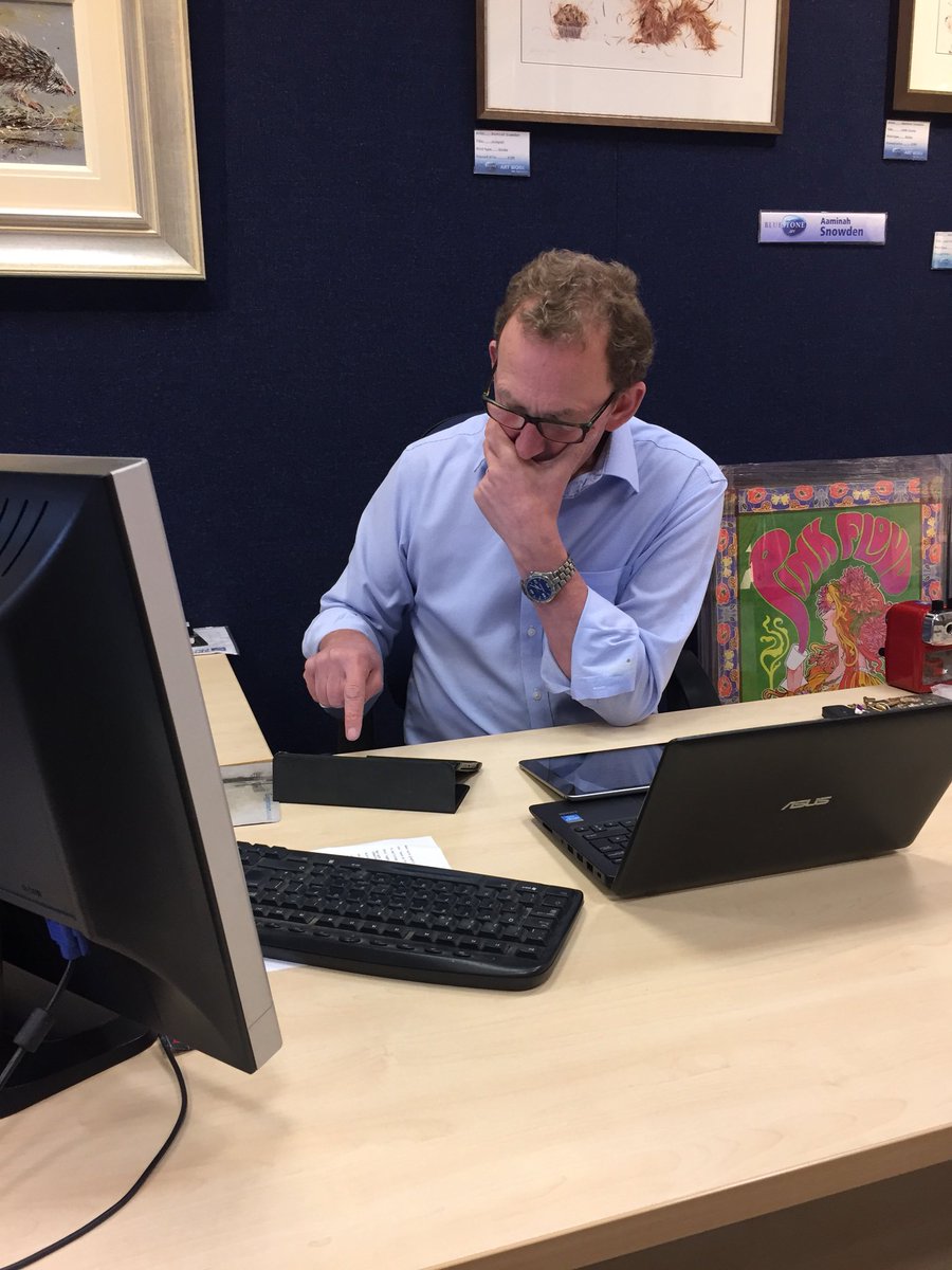 SpeedFrameLtd's tweet photo. How many devices does one man need? #four #techsavvy #allthecomputers #scratcheshead #iknowwhatimdoing https://t.co/wkPCLVoEye