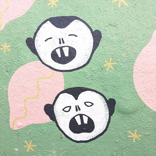 valbrains's tweet photo. 3 of 3 
vampire boy pattern 🧛‍♀️ —
#mural #handpainted #color #hopeoutdoorgallery #austingraffiti #atxstreetart #vampire https://t.co/hI03F9PkX6 https://t.co/mDPPVtGS32