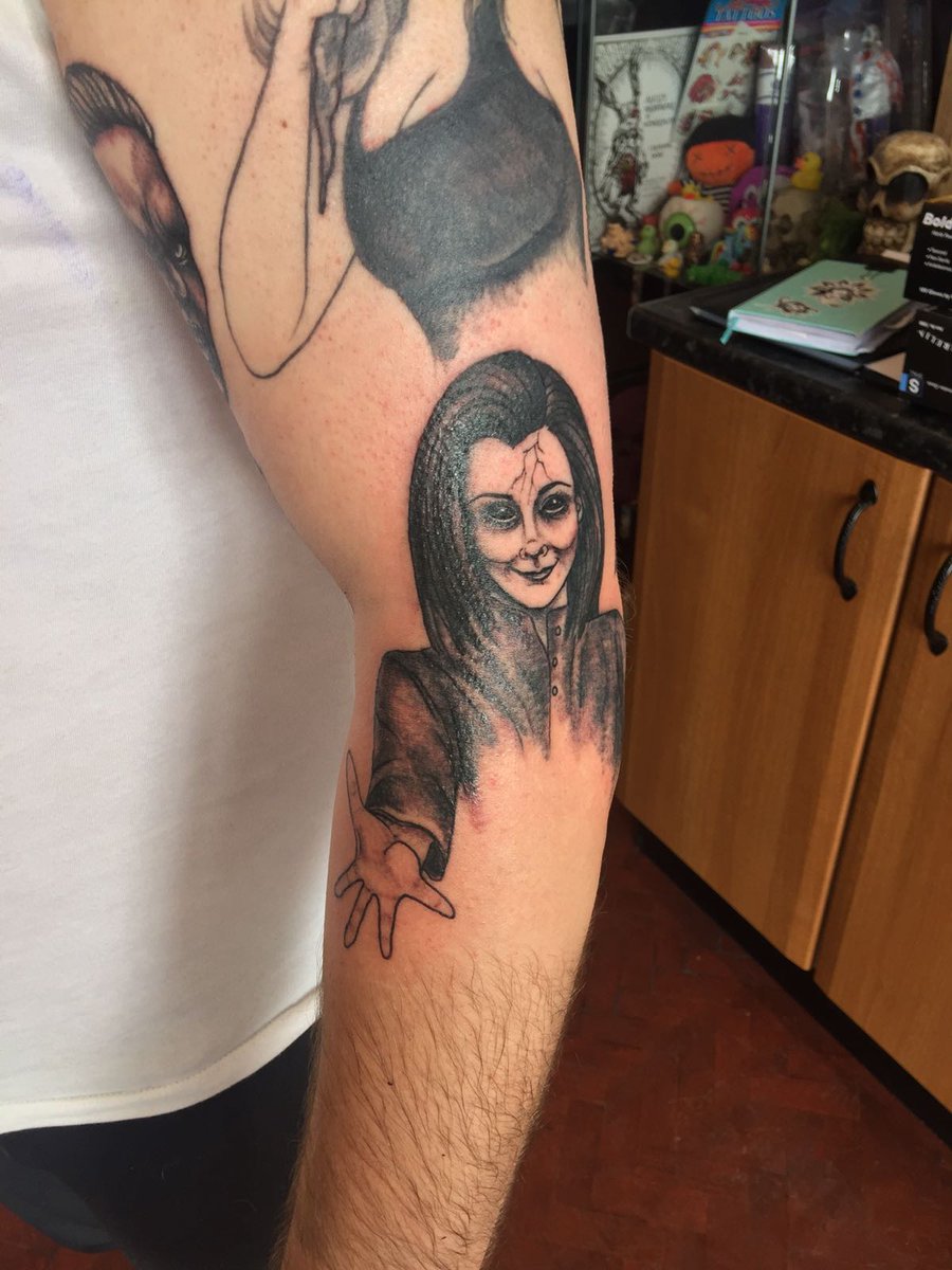 PyperMarc's tweet photo. New @BuffyTVS #tattoos @JamesMarstersOf @David_Boreanaz @SarahMGellar @alydenisof @julietlandau https://t.co/y42SxKyBsU