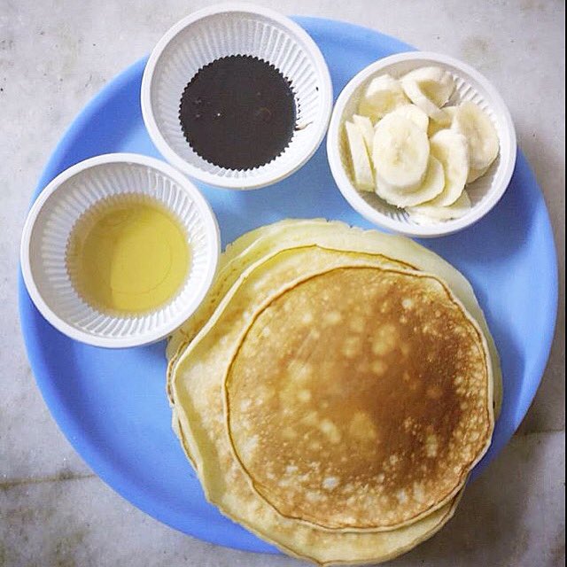 PancakeHubNG's tweet photo. This is one of the simplest of orders you can possibly make anytime you pop in.
Kindly help identify all you see.
#pancakes #pancakehub #pancakesmadeeasy #funmeal #pancakesinlagos #pancakelovers #fruits #fruittoppings #yummy😋 #everydaystuff #syrup #iamhungry https://t.co/Kvlzfx18PZ