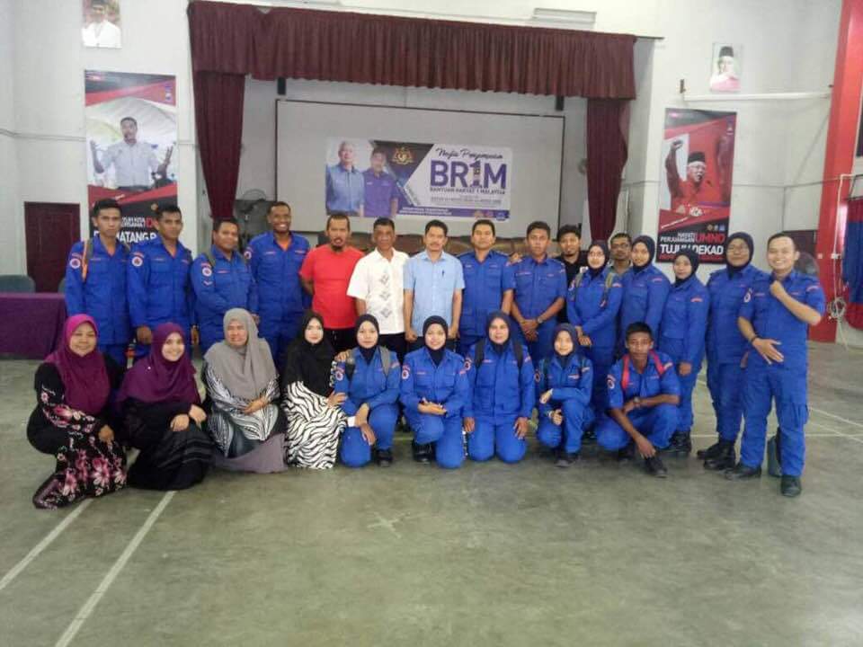 hasliani77's tweet photo. Sumbangan Wang Ehsan Banjir Kali Ke 3 Buat Penerima Yg Blm Membuat Tuntutan. Majlis Di Adakan Pada 27 Mac 2018 @ Wisma Transformasi #P044
#TeamZaidi
#KamiGengNajibRazak
@NajibRazak @dzainalabidin @datoshahidan @dzaidisaid https://t.co/a0dxk4KMTD