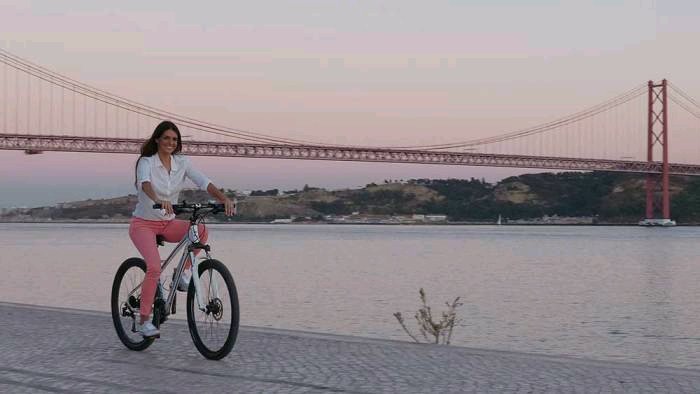 buff.ly/2DWIxk4
Famous Fado-Singer Cuca Roseta shows her favourite spots in her hometown of Lisbon #Portugal #travel