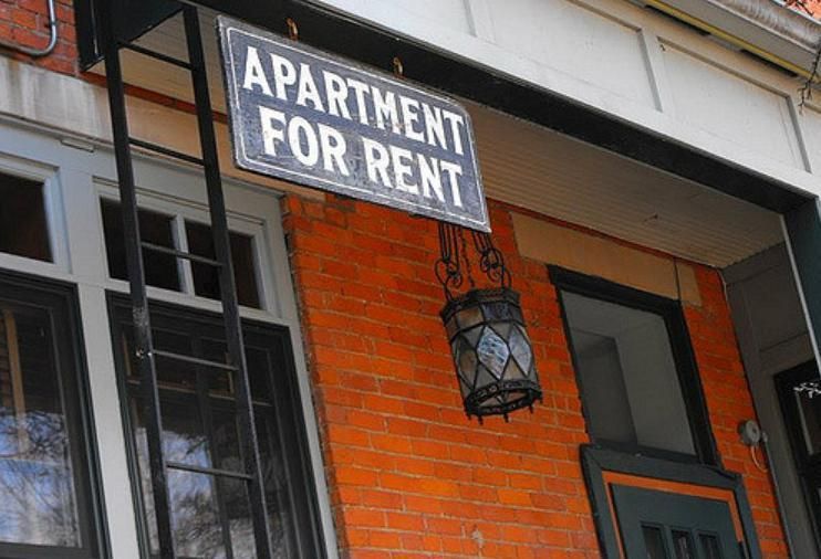 TRIcommercial's tweet photo. The recent partnership between #RealtyShares & @Airbnb opens up new financing options and capabilities for #Multifamily owners. How may we see this reflected in the 2018 Multi-Family #CRE market?
#BuildingGreatRelationships @TRIcommercial @CORFACIntl
https://t.co/ewcWQ4B2ya https://t.co/UcOB15PpCC