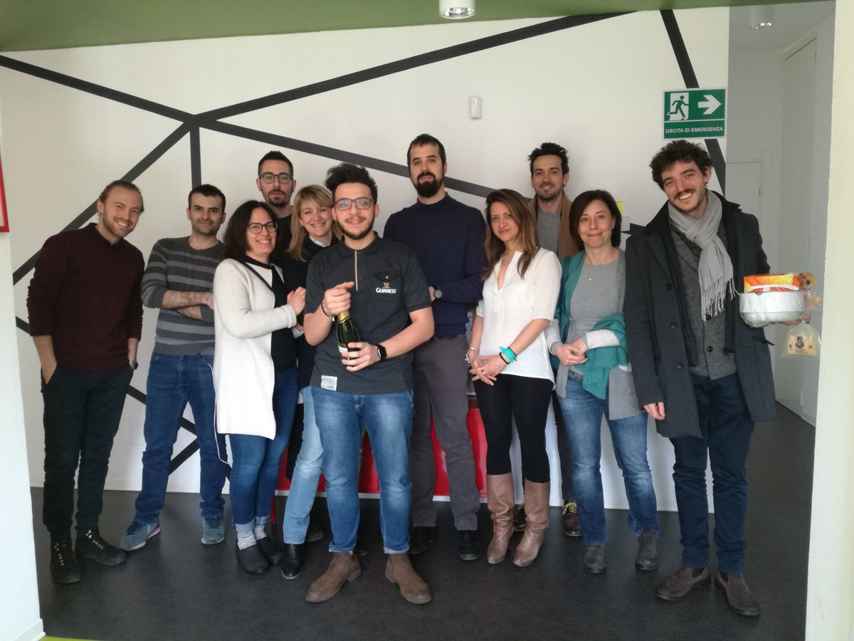Le #startup #leSerrediASTER salutano Leo di <a href="/mixartista/">MIXARTISTA</a> che parte per #SANFRA #plug&amp;play #international #accelerator con <a href="/iremingoz/">Irene Mingozzi</a> <a href="/Aster_ER/">Aster</a> <a href="/RegioneER/">Regione Emilia-Romagna</a> ! In bocca al lupo!