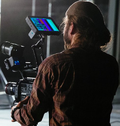 YYCFilmCommish's tweet image. #ProjectLab will support emerging filmmakers with existing micro-budget feature productions that have either ‘a ready to shoot’ status, and/or productions requesting completion funds for post-production work. Find out more ➤ ow.ly/H9cH30j6JuD #YYC #Film