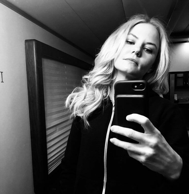 picsofcolifer's tweet image. EMMA SWAN IS BACK ❤
