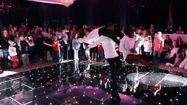 iAmTalentEnt's tweet photo. Our Breakers put on another amazing show at the @allaroundent Mega Showcase!
Tag two friends that you'd atempt the helicopter with 🚁
#IAmTalent #AAE #IAT #AllAroundEntertainment #Breakdance #Entertainment #Performance #Dance #Acro Watch #Instavideo:https://t.co/bKwbOMjVYc https://t.co/thIaU6GTgc