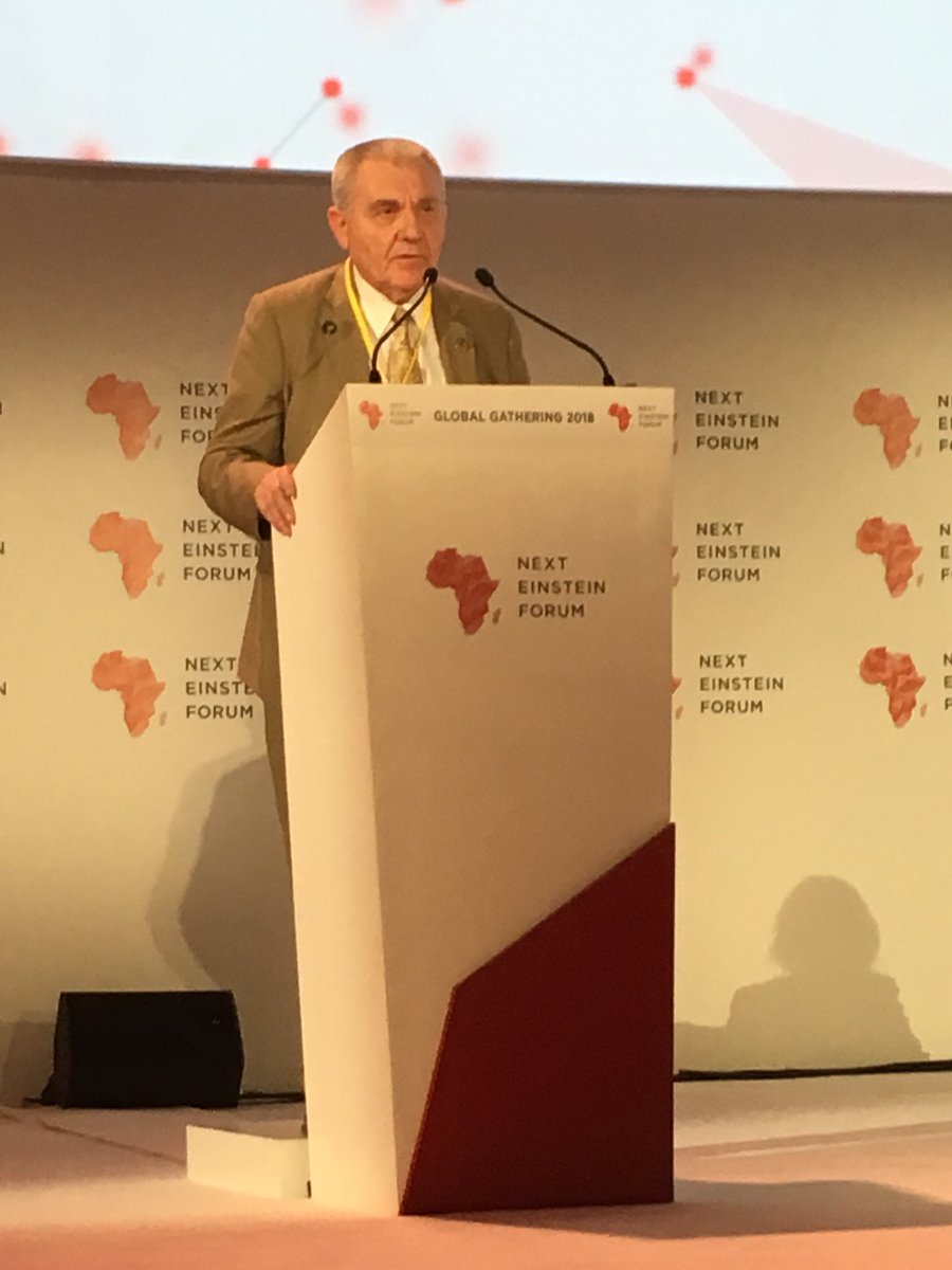 ERC_Research's tweet image. “It&apos;s critical to build own project, seek ideal path for your learning experience, build own network and expose yourself to contacts outside your domain to excite your curiosity”, says ERC President Jean-Pierre Bourguignon to young researchers. #NEF2018 #ERCworld