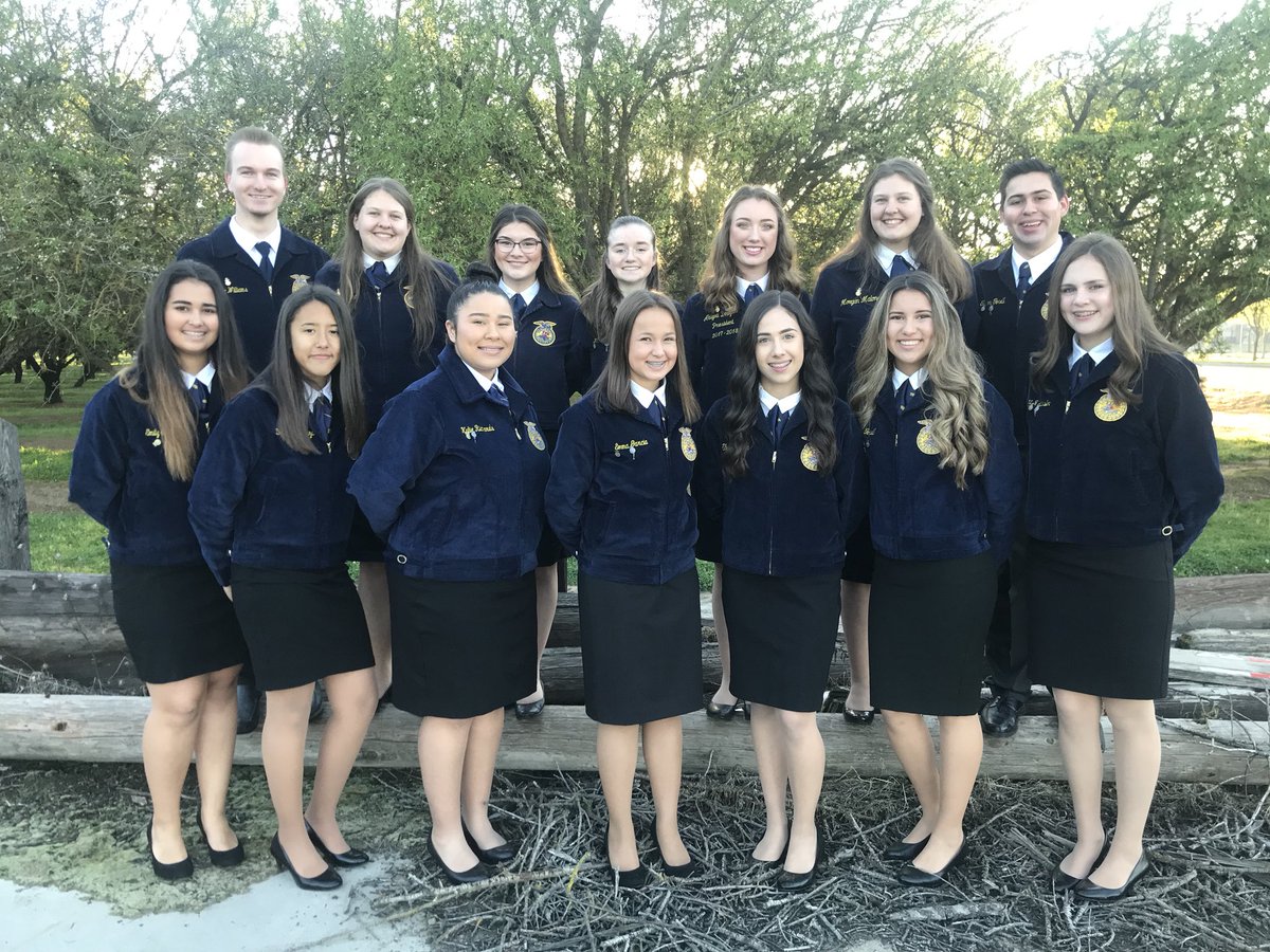 bchsffa's tweet photo. The Buhach Colony is definitely led by an elite group of individuals with an intense work ethic and a passion for agriculture and the FFA! These young leaders in action is a force to be reckoned with! #chapterofficers #greenhandofficers #bcffa #learnleadsucceed https://t.co/8FUqNjFuCw