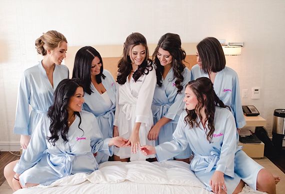 BackdropStore's tweet image. Photographing the Bride Getting Ready buff.ly/2G9bfEf - @picturecorrect