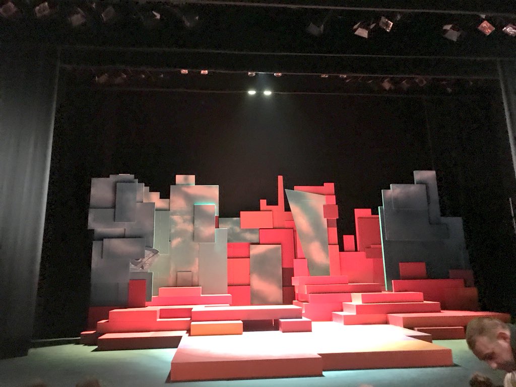 mpdm's tweet photo. โHow many times can a man look up before he sees the sky?โ #wewalkhandinhand was absolutely superb vision of the times . Magnificent cast and script from #martinlynch . Highly recommended @LyricBelfast . #Belfasthour https://t.co/1rSiaFBu1d