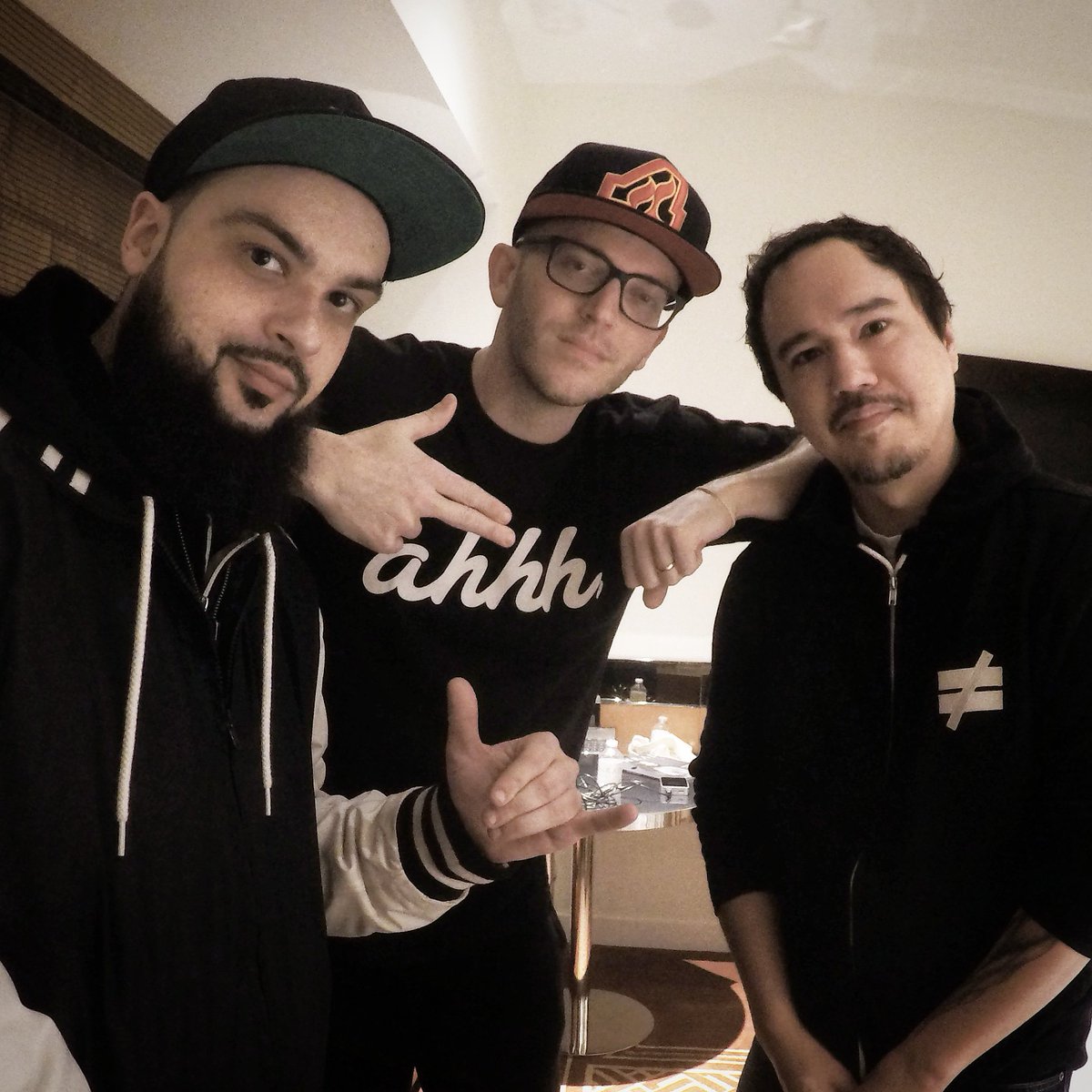 DJsAreNotJukeboxes tweet media