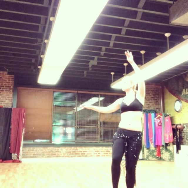 DanceTacoma's tweet photo. Tonight! Beginning Belly Dance with Kat! Drop in is $14. Don’t miss out! #bellydance #tacomawashington #tacomawa #danceclass #thingstodointacoma #downtowntacoma #fitness #bodypositive https://t.co/nx7fbnjptz https://t.co/HHo9qYXezr