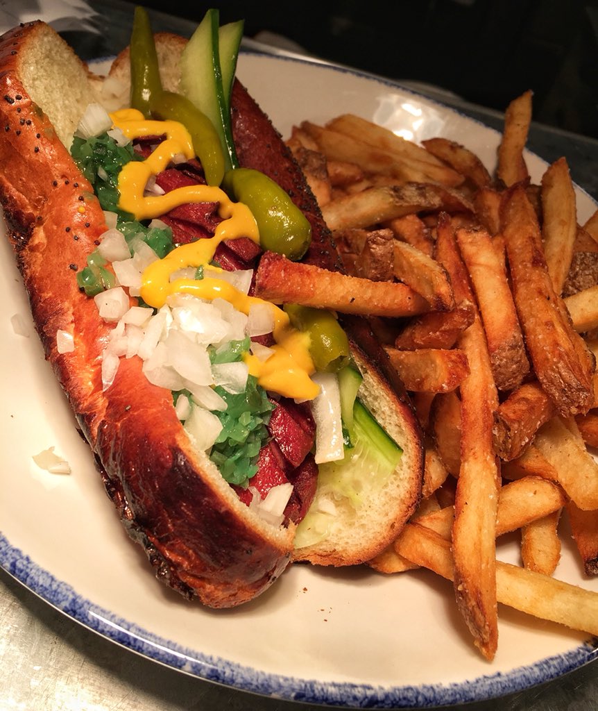 Getting ready for baseball season with our Northsider hot dog ⚾️ ☀️ 🌭 
#landandlakechi #chicagostylehotdog