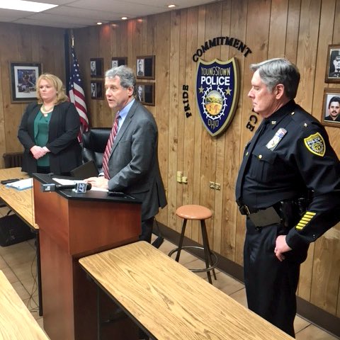 SenSherrodBrown's tweet photo. In Youngstown today to discuss the INTERDICT Act, the funding for which was recently passed into law. 

For too long, Ohio communities have been desperate for the federal government to step up and provide the necessary resources to effectively combat the opioid epidemic. https://t.co/HpNog7zTTL