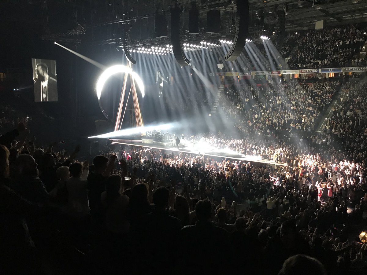 chloelloyd3's tweet photo. @samsmithworld - Just WOW                       @emdelafemme https://t.co/AFyGtJUbNG