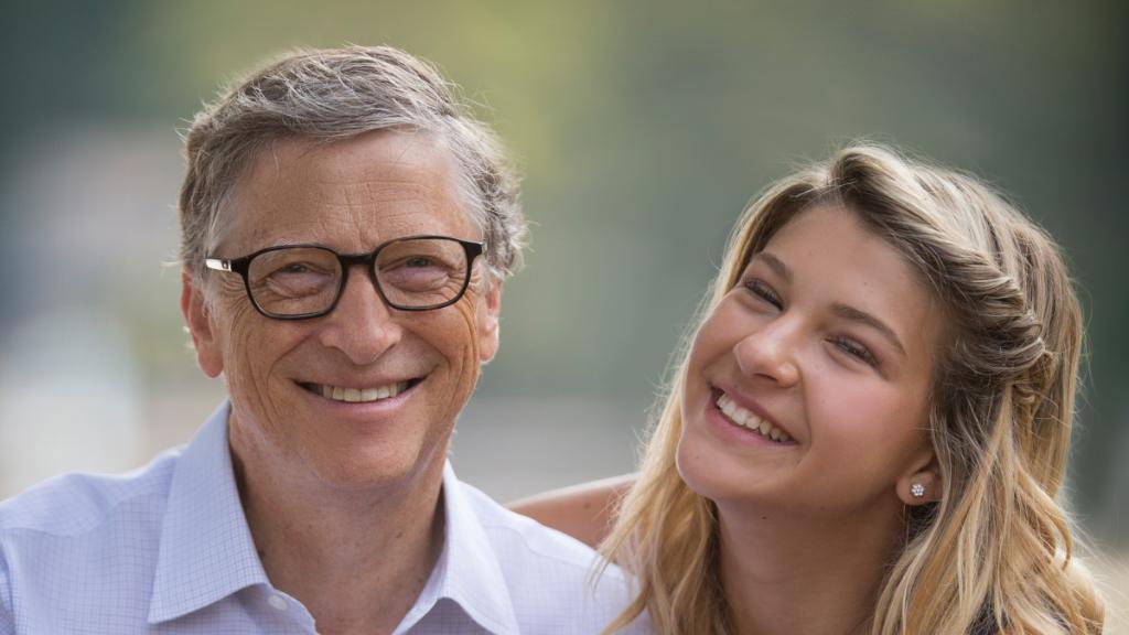 BillGates's tweet photo. My daughter Phoebe and I love reading all kinds of books and are big fans of @johngreen. Here are her (and my) thoughts on his latest book: https://t.co/hRCvwf2T6N https://t.co/b7lpFsAK8c