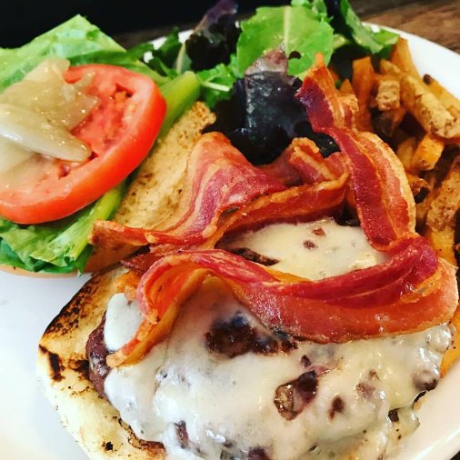 caesurabk's tweet photo. Hungry for some comfort food. Pop over to Alchemy Restaurant in #brooklyn to satisfy your cravings. Less then 10 minute walk from #caesurabk. (Photo credit @alchemybrooklyn) https://t.co/44IP9G347E