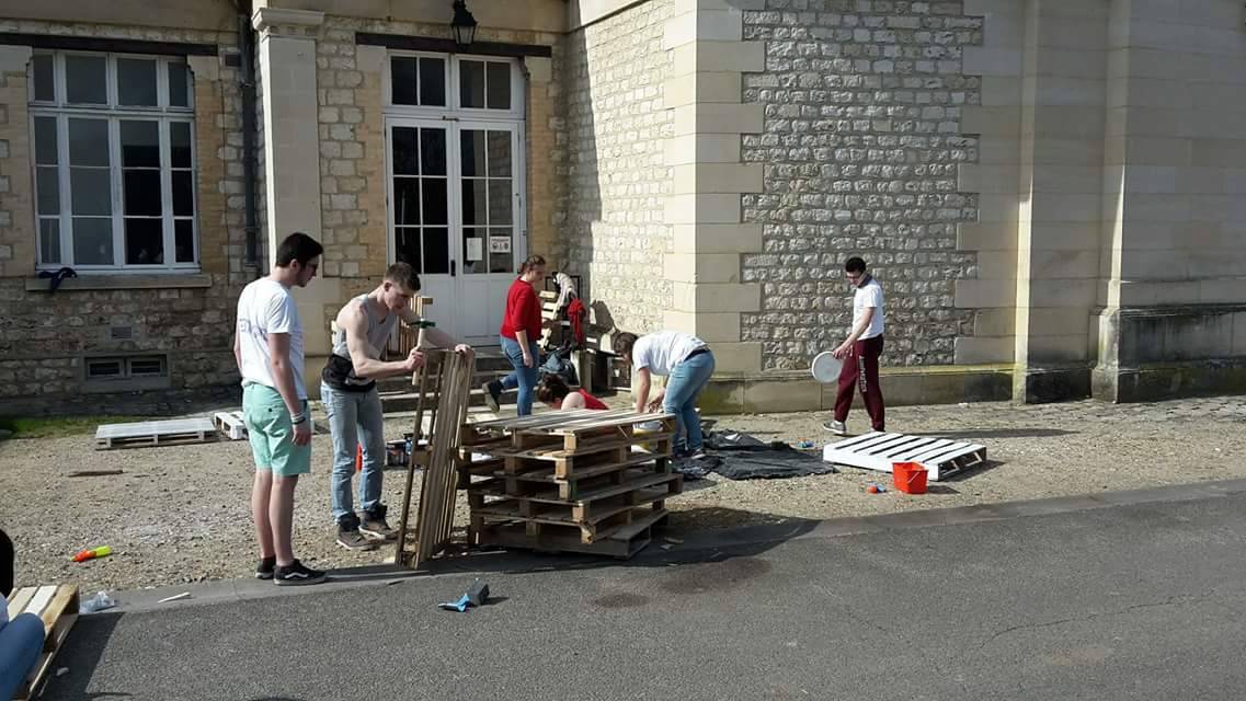 Les préparatifs de la Garden Party 2018 ont débuté !🖌️🛠️😁
 
L'UDE Grignon ainsi que tous les bénévoles présents pour l'occasion peuvent être fiers d'organiser cette journée emblématique du campus de Grignon ! 

SAVE THE DATE :  Dimanche 27 mai 2018🗓️✏️👍