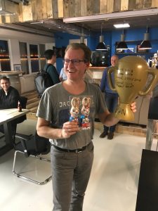 newsparkbv's tweet photo. De winnaar van de Newspark Game avond 2018 is @PieterHogeterp, zijn naam prijkt voortaan op de Newspark bokaal der eeuwigheid. Hij bleek een trotse #grootmeester in kaartspelletjes en de ultieme #bouwmeester! https://t.co/ApSBW0YdF4 https://t.co/s8j75dIefZ