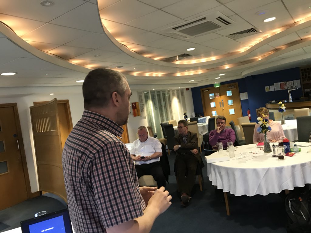 LateefBadat's tweet photo. Listening to Brian Morrison @BizSocNetwork talking #proximitymarketing #asirvia @CLancsBusClub #networking #marketing #reach #lateefbadat #confidencebooster https://t.co/ww1pERJQnw