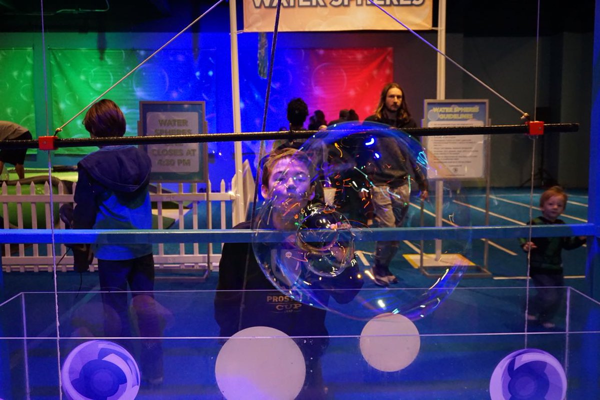 OCMomBlog's tweet photo. BubbleFest is BACK and better than ever @DiscoveryCubeOC #BubbleFestOC #DiscoveryCubeOC https://t.co/qoxUdwhZAX https://t.co/neltq0C4A7