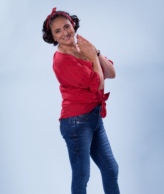 cetudd's tweet photo. Peculiares looks en la nueva vespertina de TVN
https://t.co/4dZDbdywSx https://t.co/HKJB6ND49c