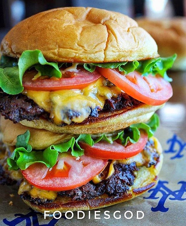 KevinO173's tweet photo. I don't even know where to start with this monster.
#burger #foodie #food #meat #meatlover #beef #yummy #unhealthy #unhealthyfood https://t.co/0GyMlCaYan https://t.co/o3QN8x4iLP