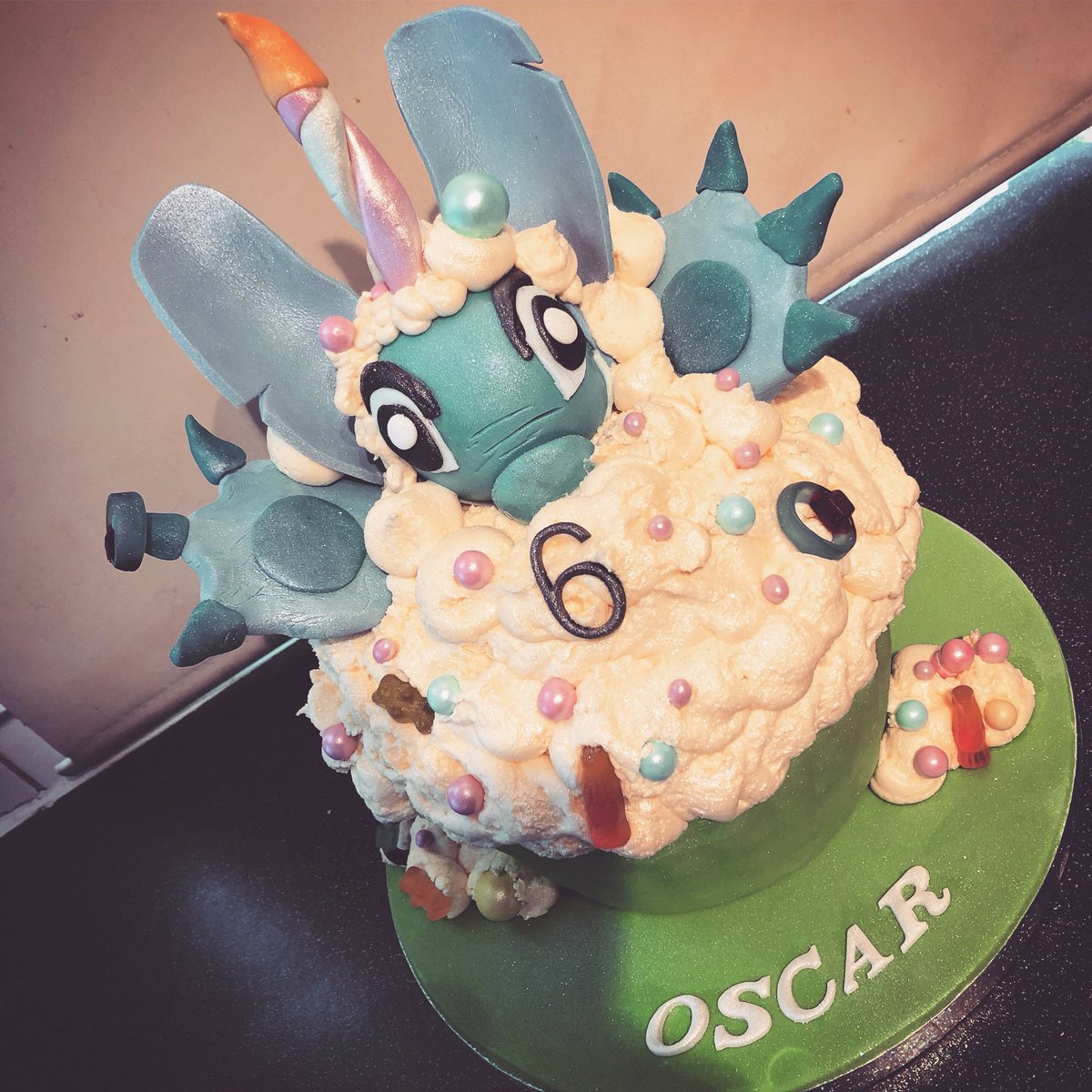 Pat_a_cakes's tweet photo. Oh, Hi Stitch 👋🏻💙

#DisneyCakes #LiloAndStitch https://t.co/zpp3dn8LAm