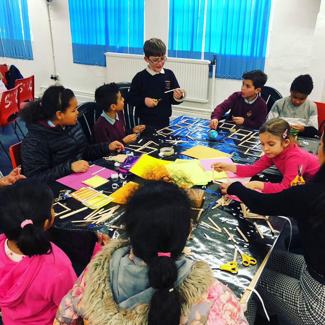 CoolitArt's tweet image. Class was in full swing earlier this afternoon #EasterSession #EasterBasket #GreatArt #mygreatart #papercraft #lollysticks #construction #🐰#freeartclass #creativityforall