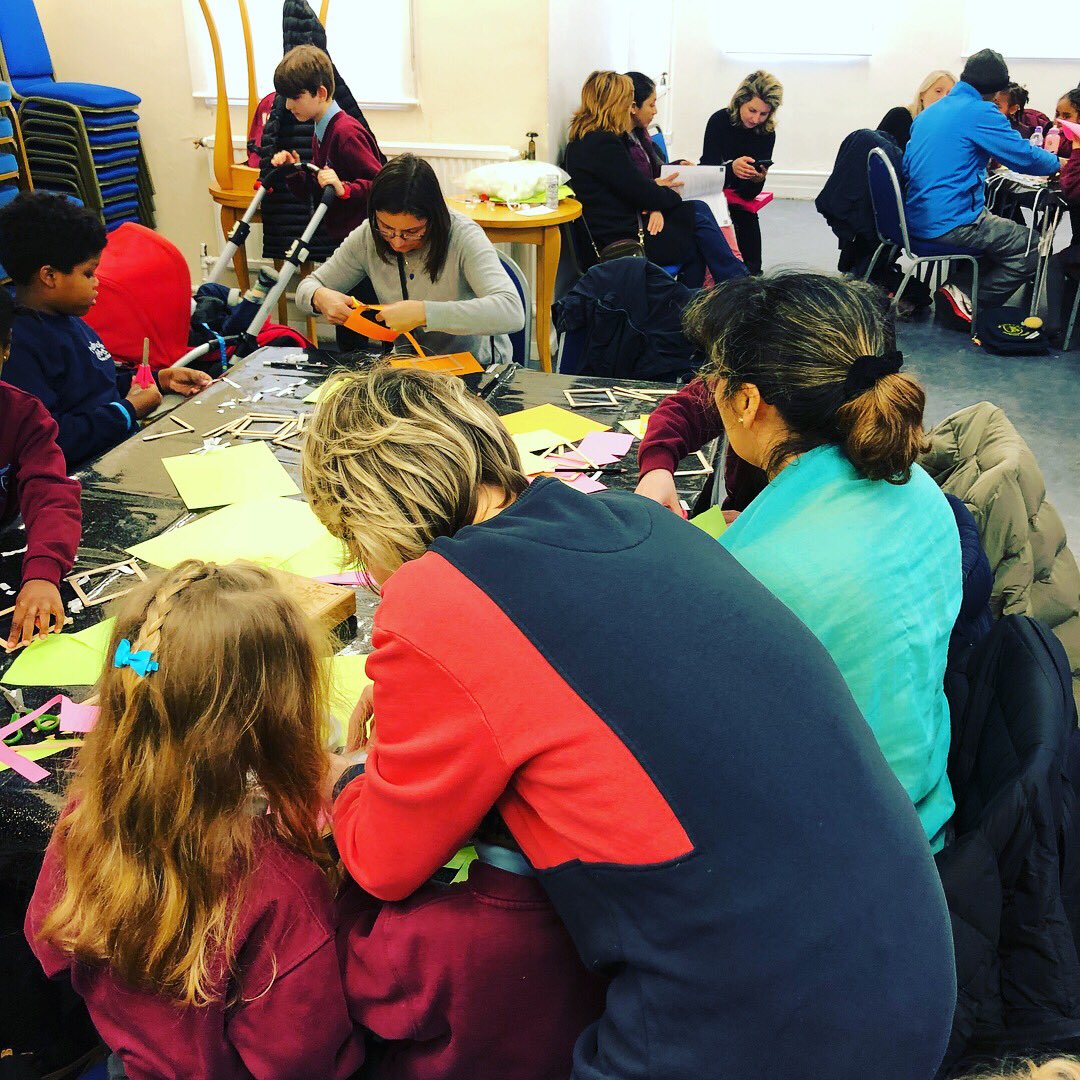 CoolitArt's tweet image. Class was in full swing earlier this afternoon #EasterSession #EasterBasket #GreatArt #mygreatart #papercraft #lollysticks #construction #🐰#freeartclass #creativityforall