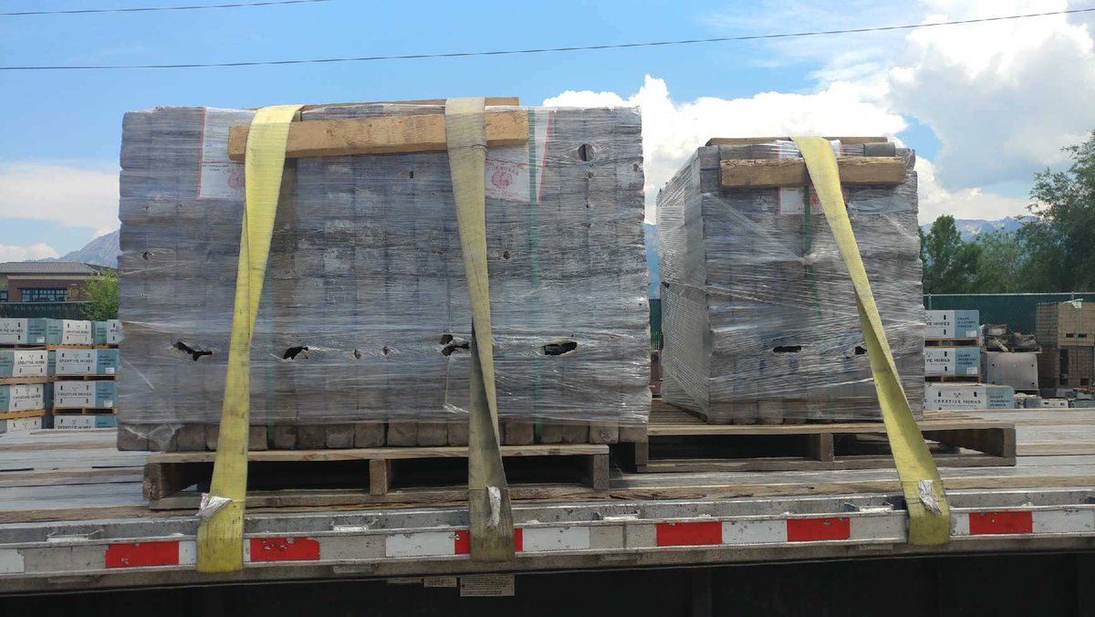 psilogisticsllc's tweet photo. Shipping a partial load of bricks.
If you're looking for efficient, cost effective shipping, call PSI! Whether it be by Land, Sea, or Air, we will provide you with the most cost effective shipping options.
#pallets #bricks #partialload #logistics #trucking #PSILogistics https://t.co/wG2vKnlIfu