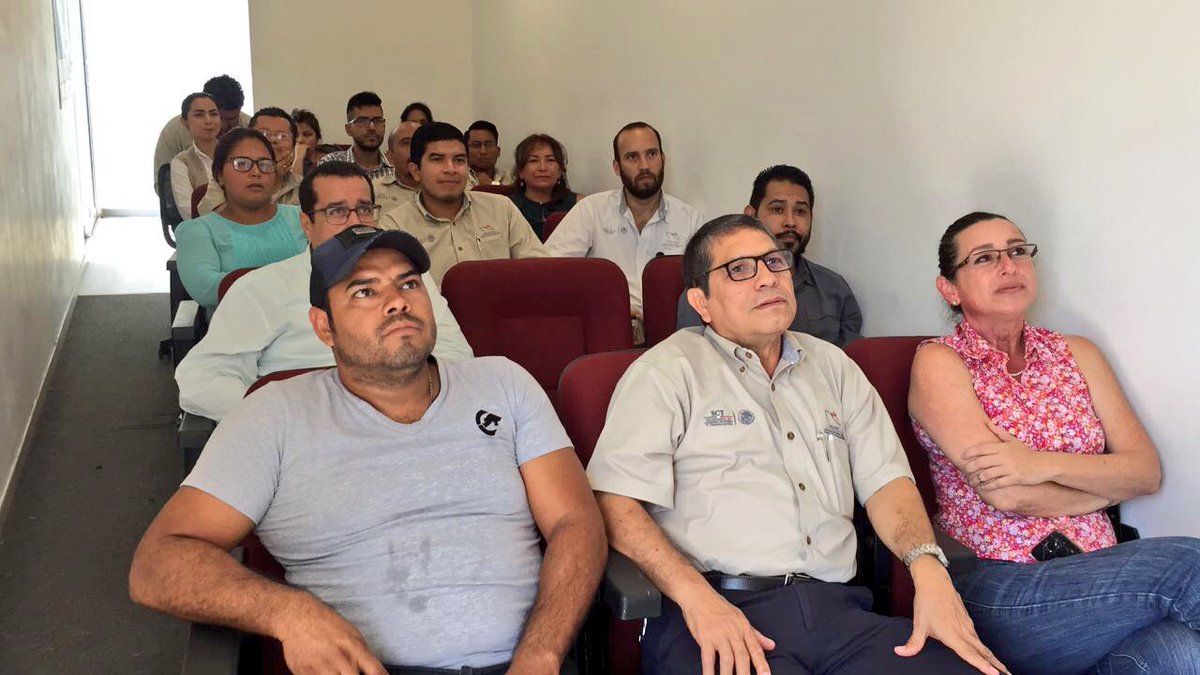 ECOntainerAPI's tweet photo. @ECOntainerAPI recibiendo a compañeros de @API_VERACRUZ este #FelizMartes impulsando #CiudadesPortuariasSustentablesdelSigloXXI https://t.co/HRU01lf6WD