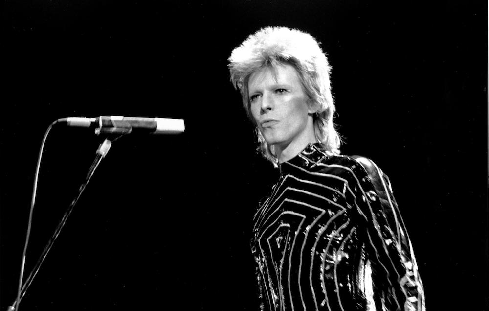 SoundVentMusic's tweet photo. World’s First Statue Of David Bowie Revealed https://t.co/w4zMfFSxHQ https://t.co/WKgEvwi9Fv