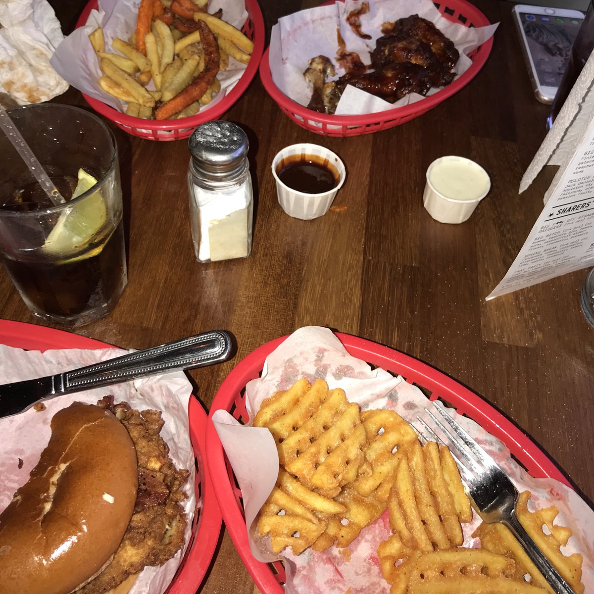 chloelloyd3's tweet photo. Chowing down at @AlmostFamousNQ amazing with my #BossBabe @emdelafemme thanks again 🙋🏻‍♀️ https://t.co/EllsTehwFL