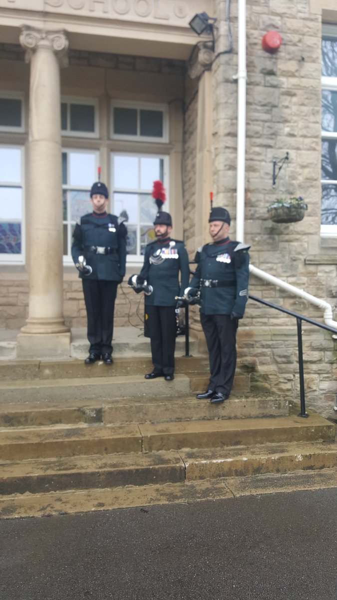 2IC_8RIFLES's tweet photo. @8RIFLES buglers at @wolsinghaminfo. Proud to support WW1 centenary event https://t.co/SvMpLRBvSu