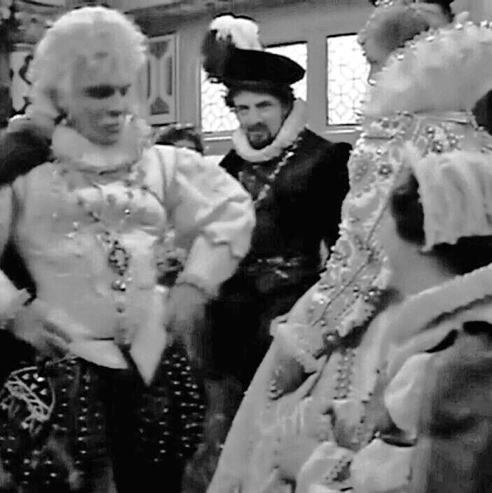 BlackadderQtes's tweet image. "Nursie! I like it firm and fruity! Am I pleased to see you or did I just put a canoe in my pocket? DOWN BOY! DOWN!!" #Blackadder #Flashheart #RikMayall