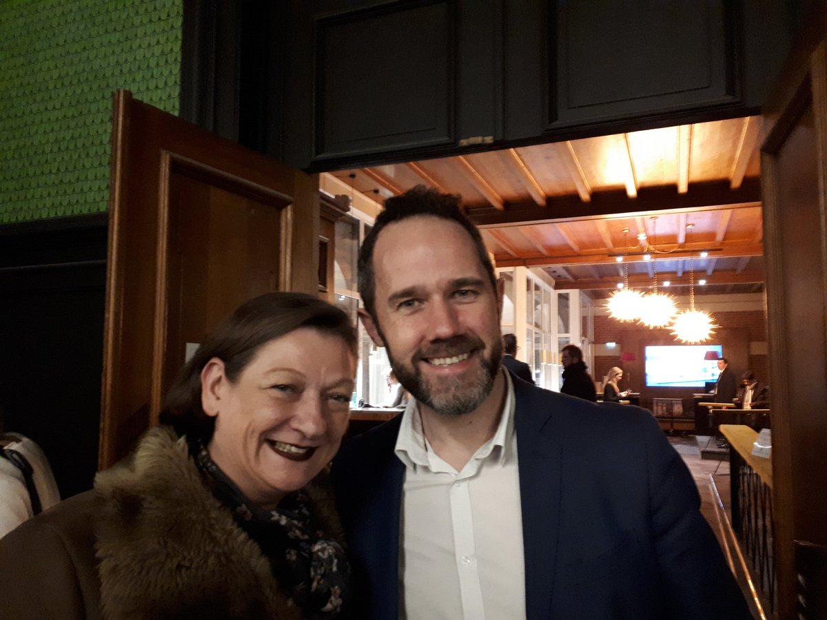 CathCervoni's tweet photo. #CQVB pôle @ArnaudDelanoy et 1 grand merci pour cette super conférence et ton accueil chaleureux https://t.co/sN8SnVzjeP