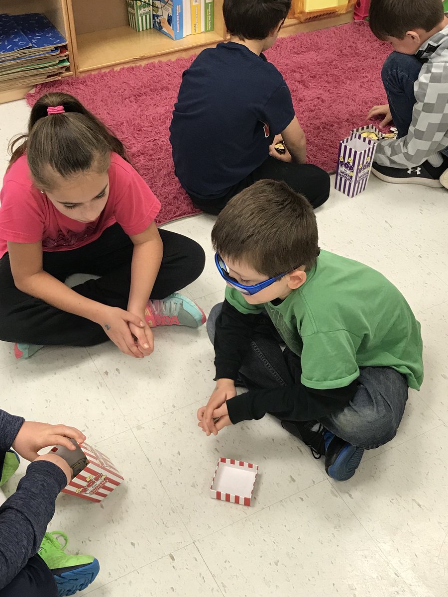 karriebspector's tweet photo. We have lots of fun ways to learn in our class today! So thankful for all of the resources we have to make it easier. #gwcstrong  @GWCarverES https://t.co/7CU6KZyQ1h